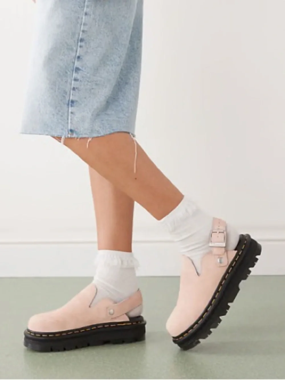 NWT Dr Martens Zebzag Mule Unisex , Powder Pink Platforms